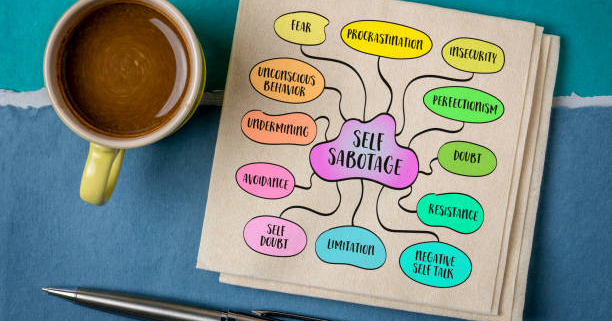 Descubre cómo el perfeccionismo y la autoexigencia pueden alimentar la ansiedad, la procrastinación y el autosabotaje, y aprende a flexibilizar tus exigencias.
